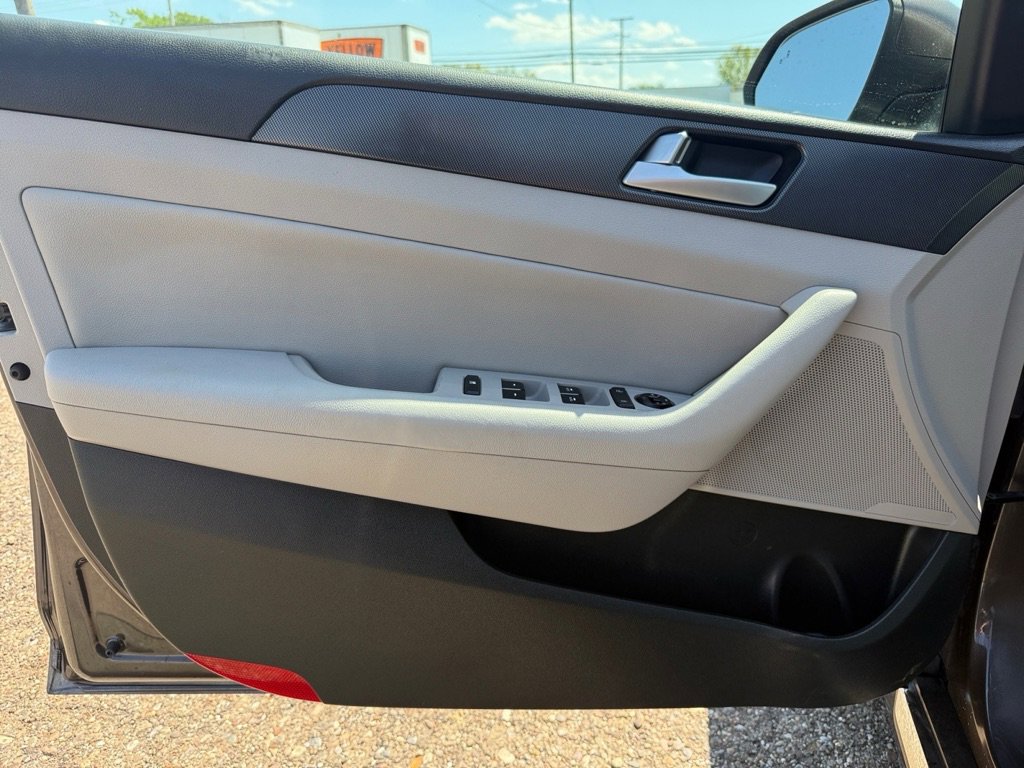 Used 2015 Hyundai Sonata Sport w/ Option Group 03 FWD image 23