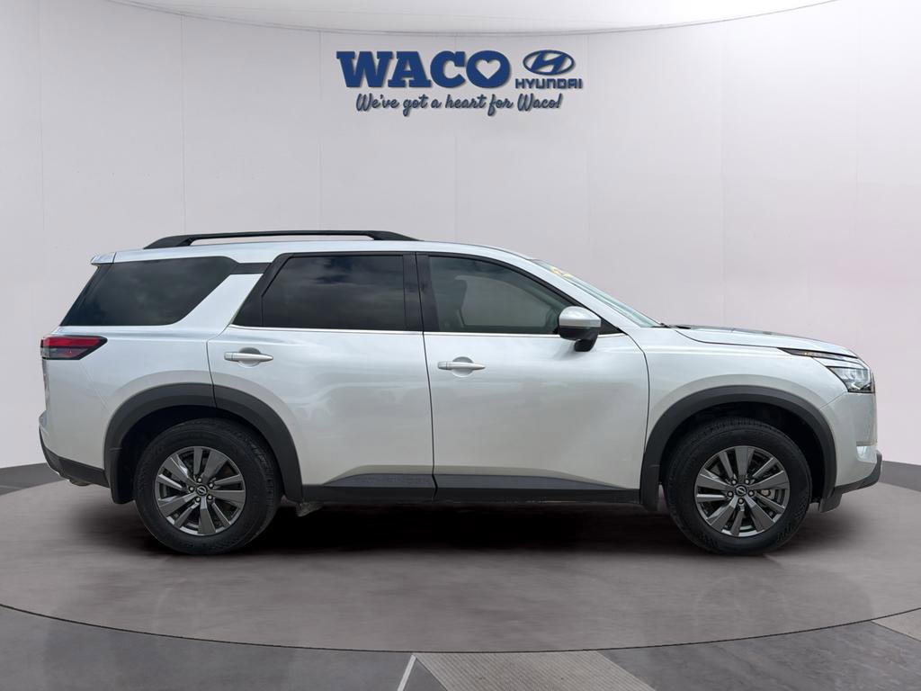 Used 2024 Nissan Pathfinder SV w/ SV Premium Package image 13