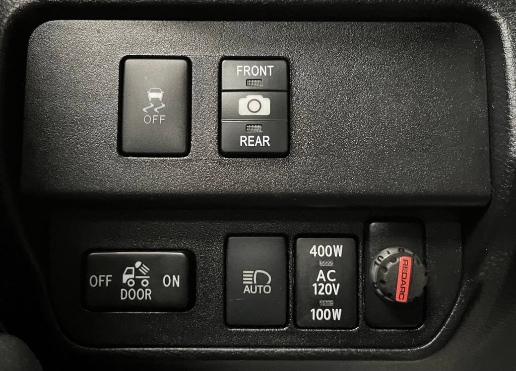 Used 2021 Toyota Tacoma TRD Off-Road w/ Technology Package AWD/4WD image 33