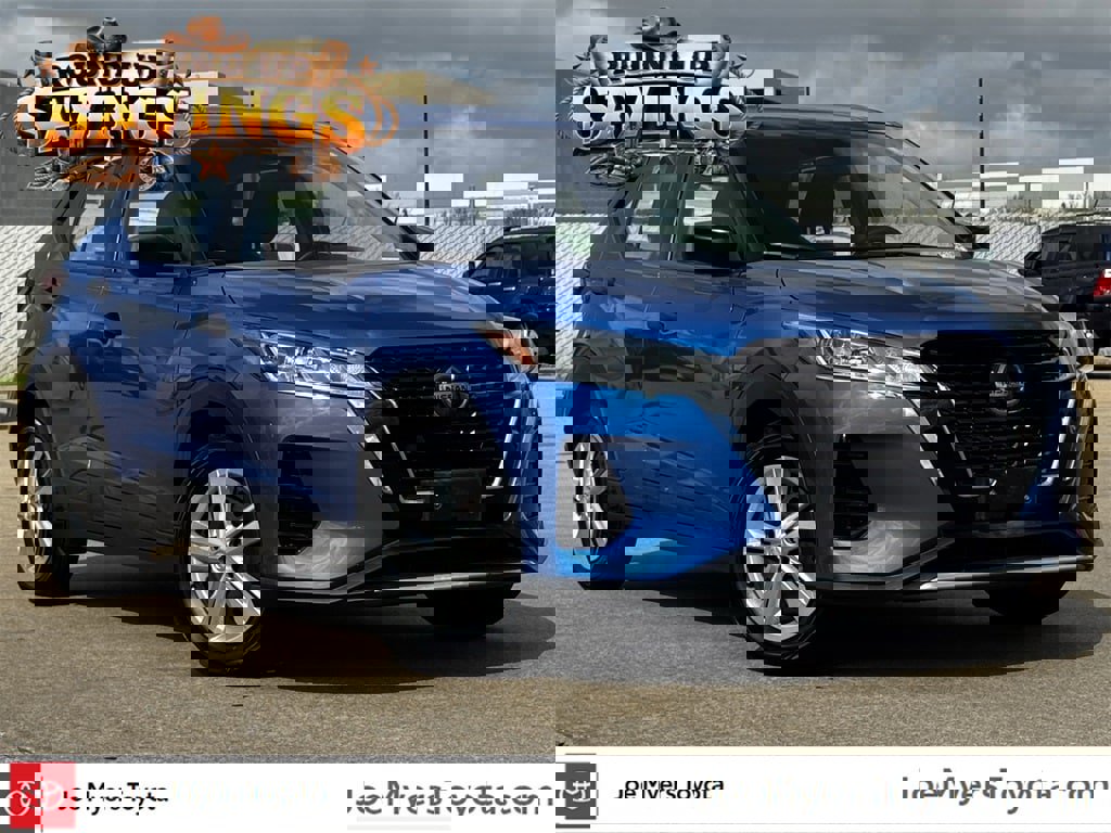 Used 2021 Nissan Kicks S image 2