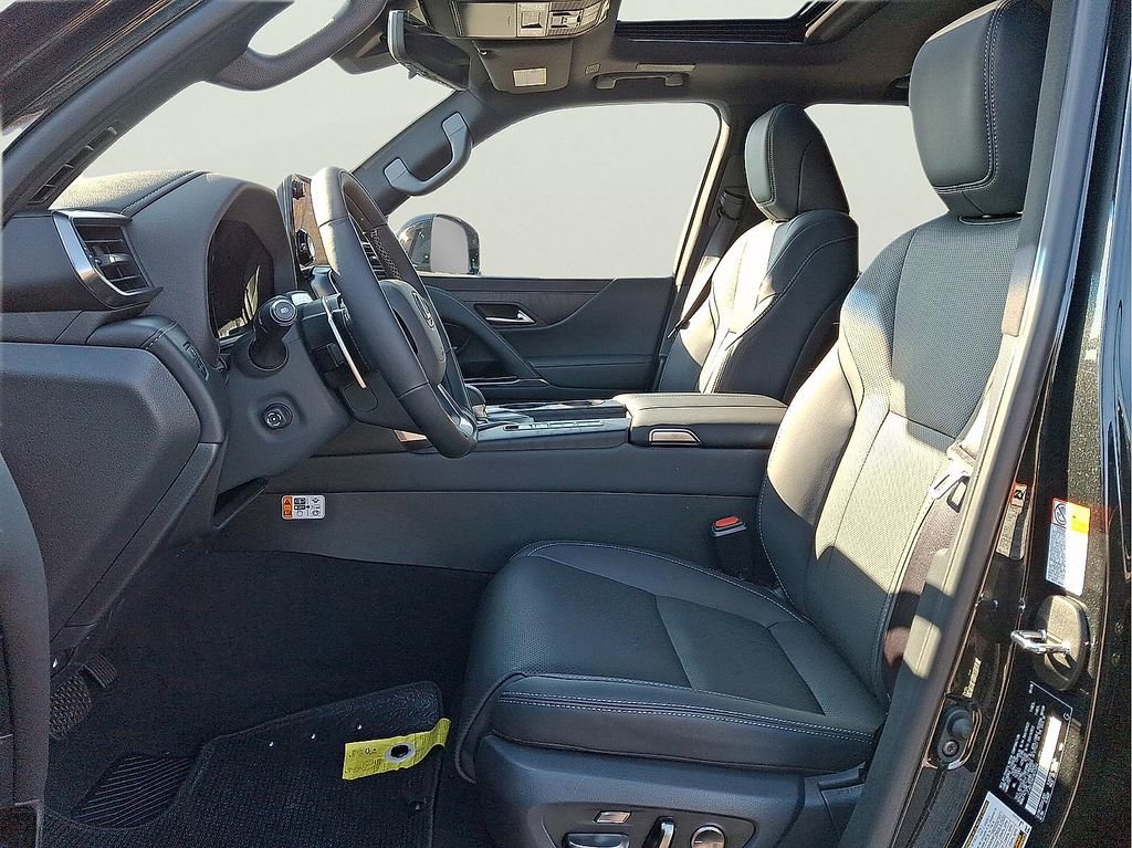 New 2026 Lexus LX 700h Luxury image 5