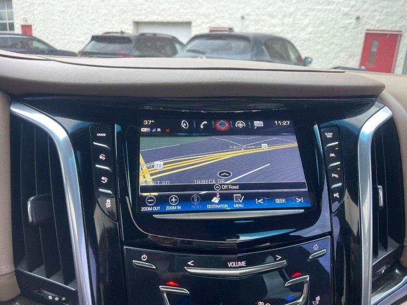 Used 2018 Cadillac Escalade Platinum image 21