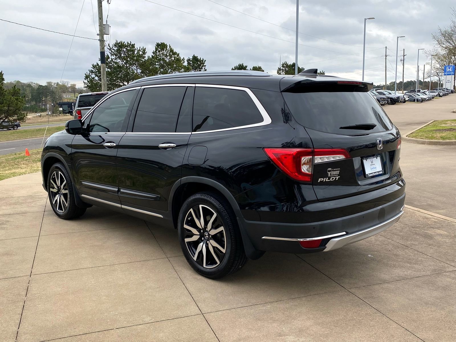 Used 2019 Honda Pilot Touring image 4