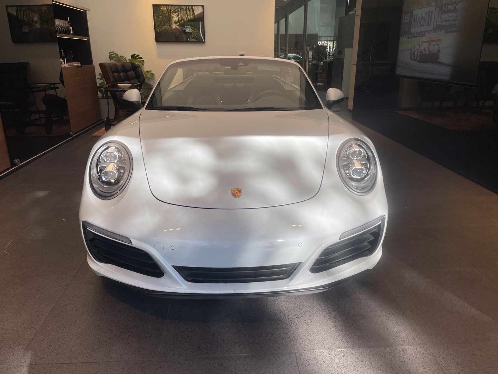 Used 2018 Porsche 911 Carrera RWD image 9