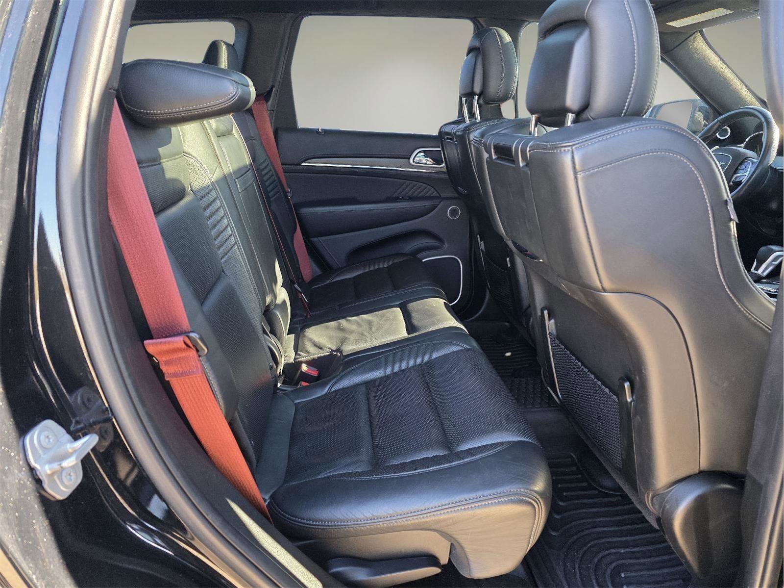 Used 2018 Jeep Grand Cherokee SRT image 24