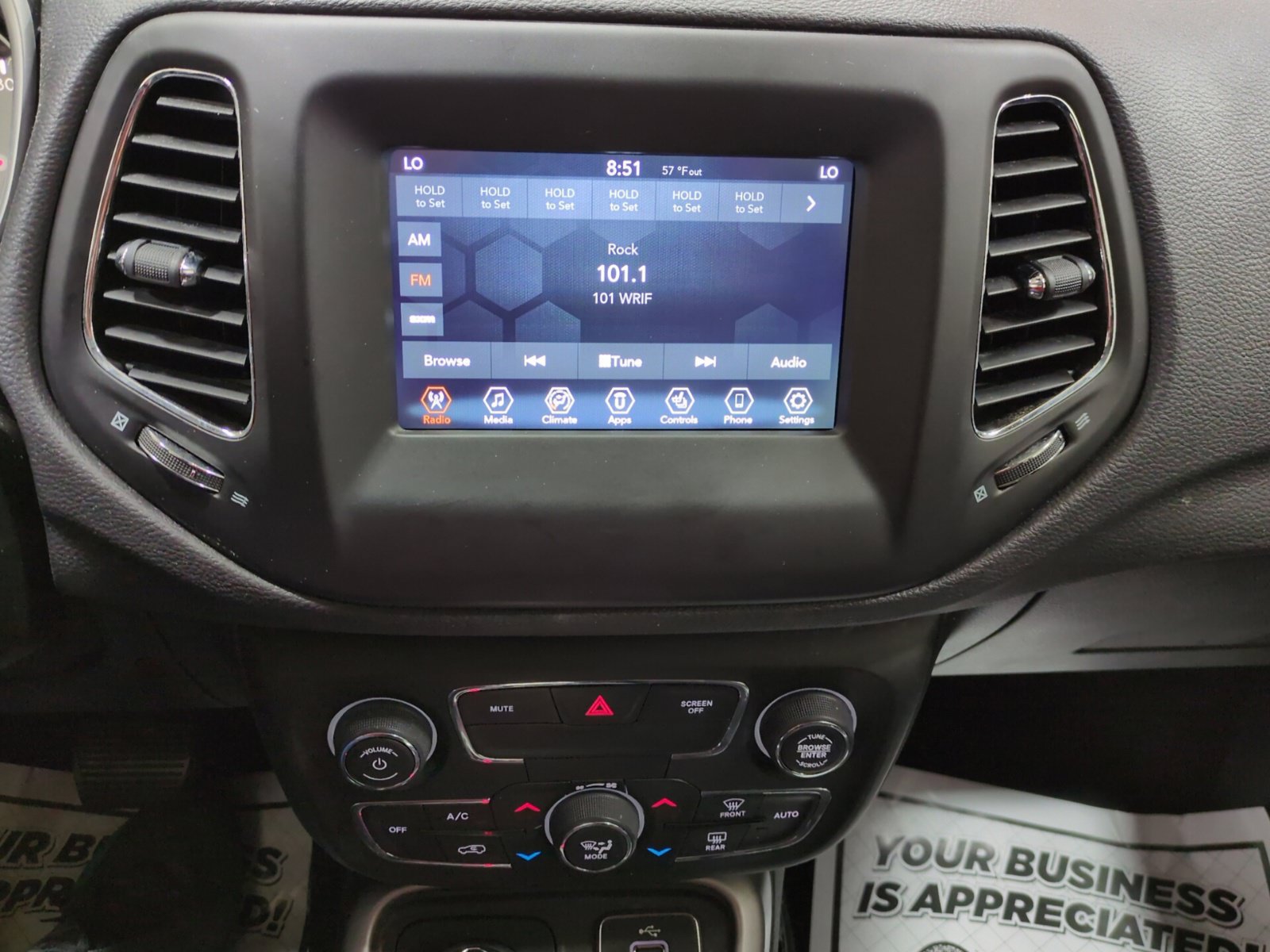 Used 2018 Jeep Compass Latitude w/ Popular Equipment Group AWD/4WD image 26
