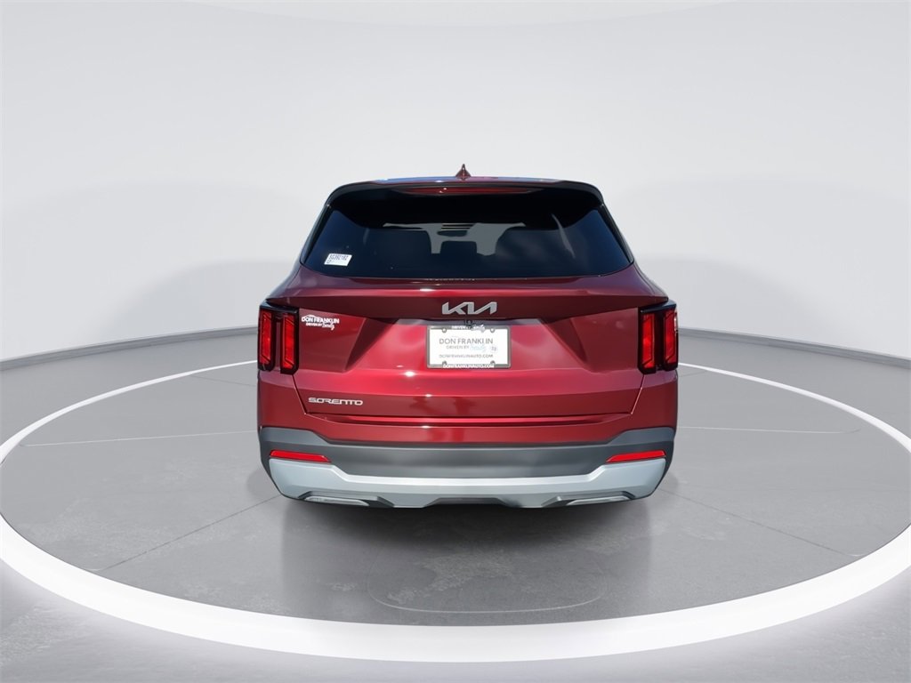 Used 2025 Kia Sorento LX image 7