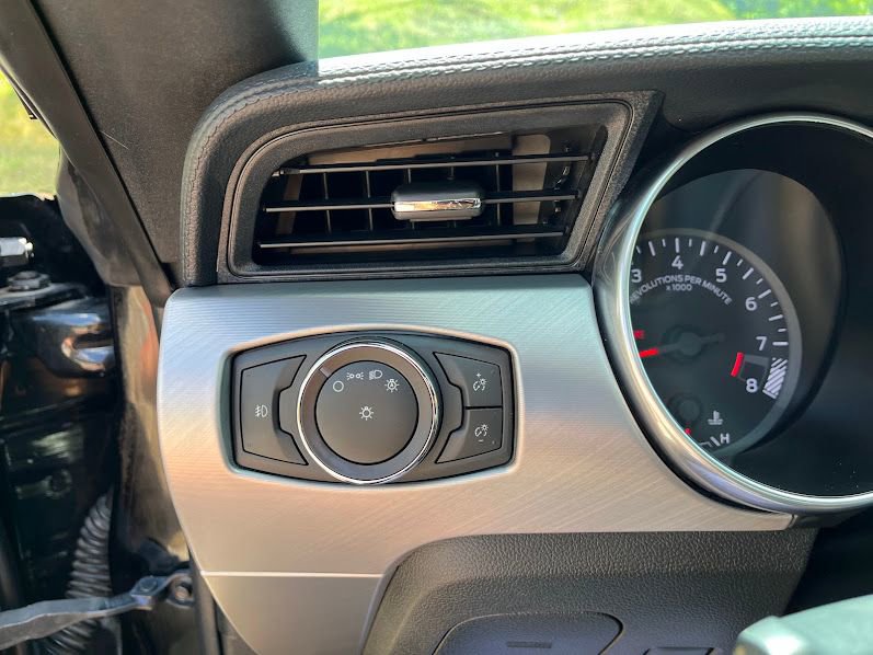 Used 2018 Ford Mustang GT Premium RWD image 11