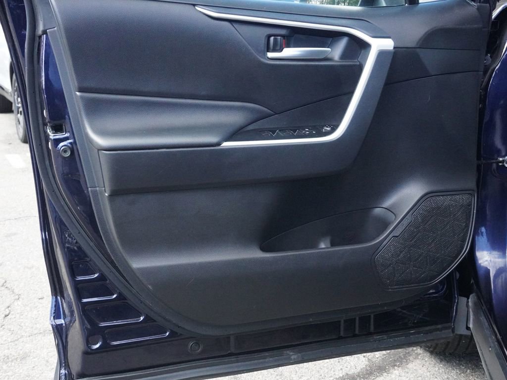 Used 2025 Toyota RAV4 XLE image 17