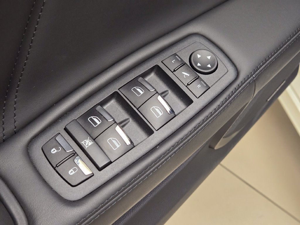 Certified 2023 Maserati Ghibli Modena RWD image 29