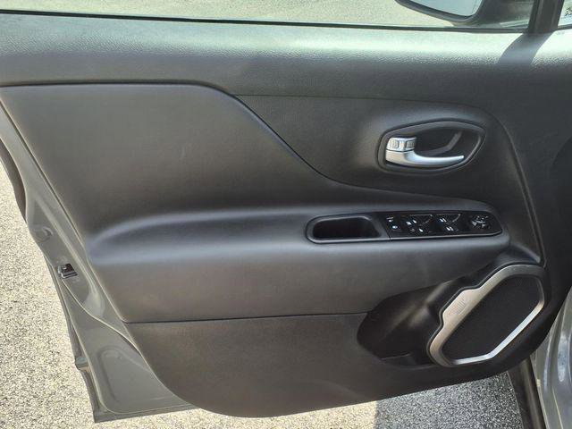 Certified 2022 Jeep Renegade Limited AWD/4WD image 18