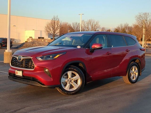 Certified 2023 Toyota Highlander LE video 2