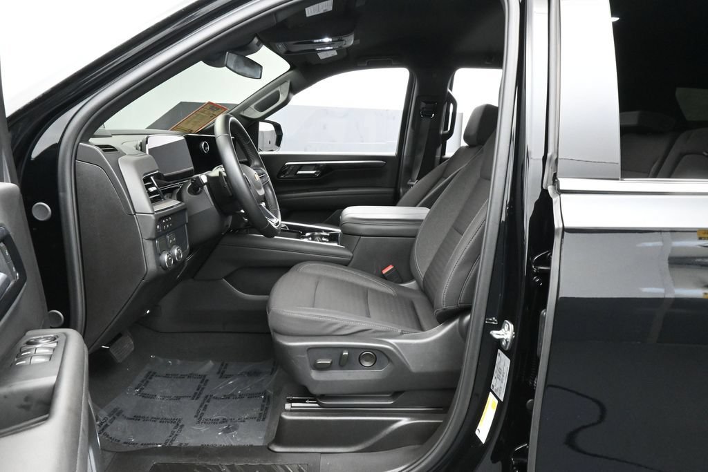 Used 2026 Chevrolet Tahoe LS w/ LPO, Dark Essentials Package RWD image 11