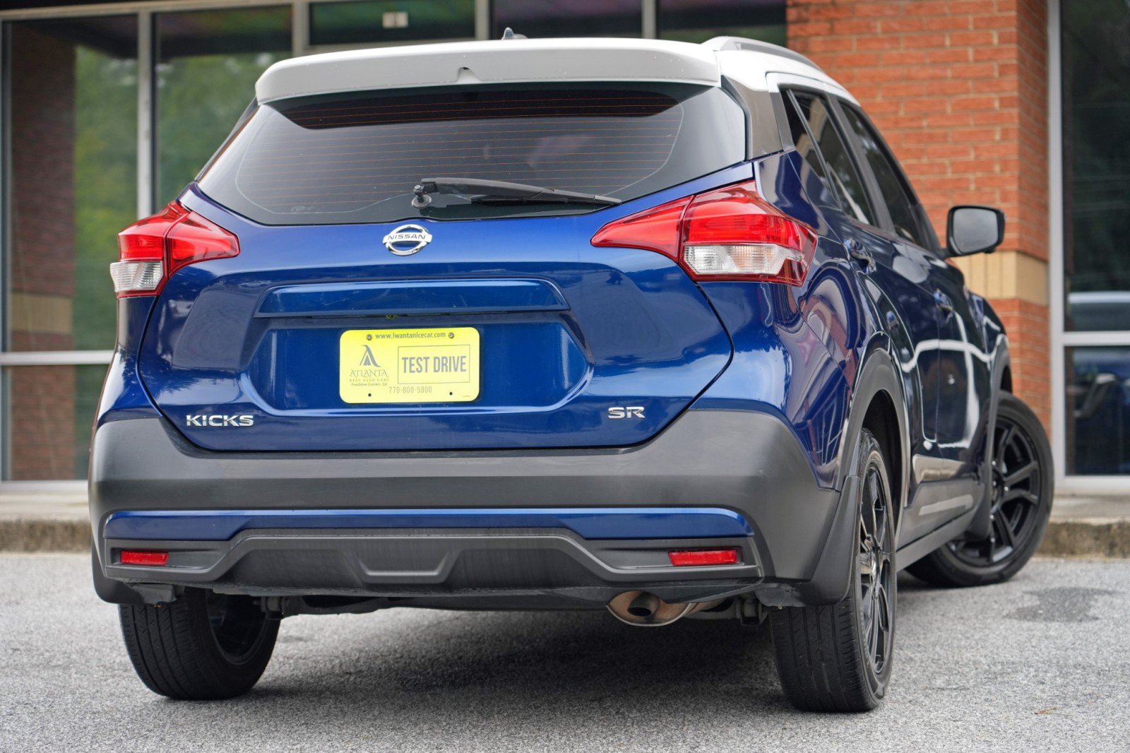 Used 2019 Nissan Kicks SR w/ SR Premium Package FWD image 4