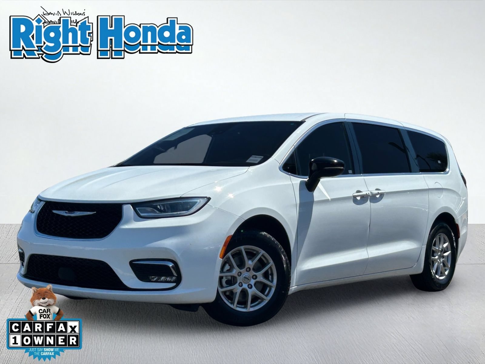 Used 2025 Chrysler Pacifica Select FWD image 1