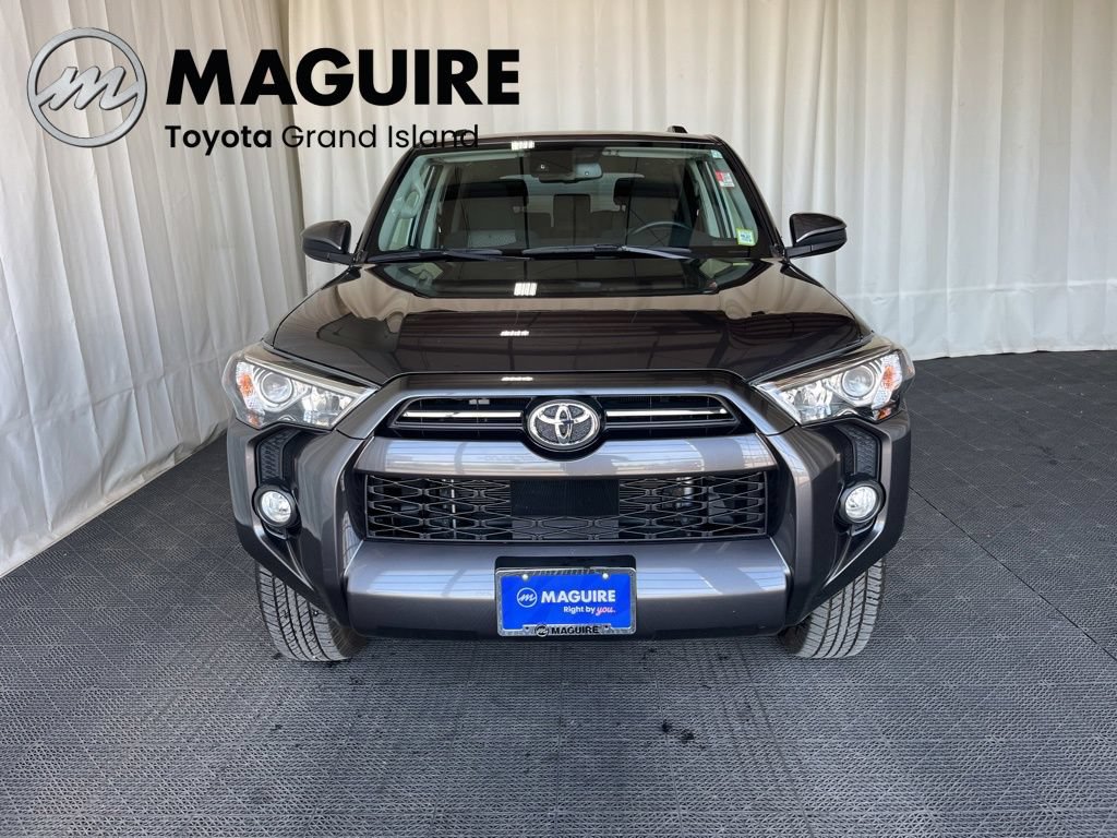 Used 2020 Toyota 4Runner SR5 AWD/4WD image 33