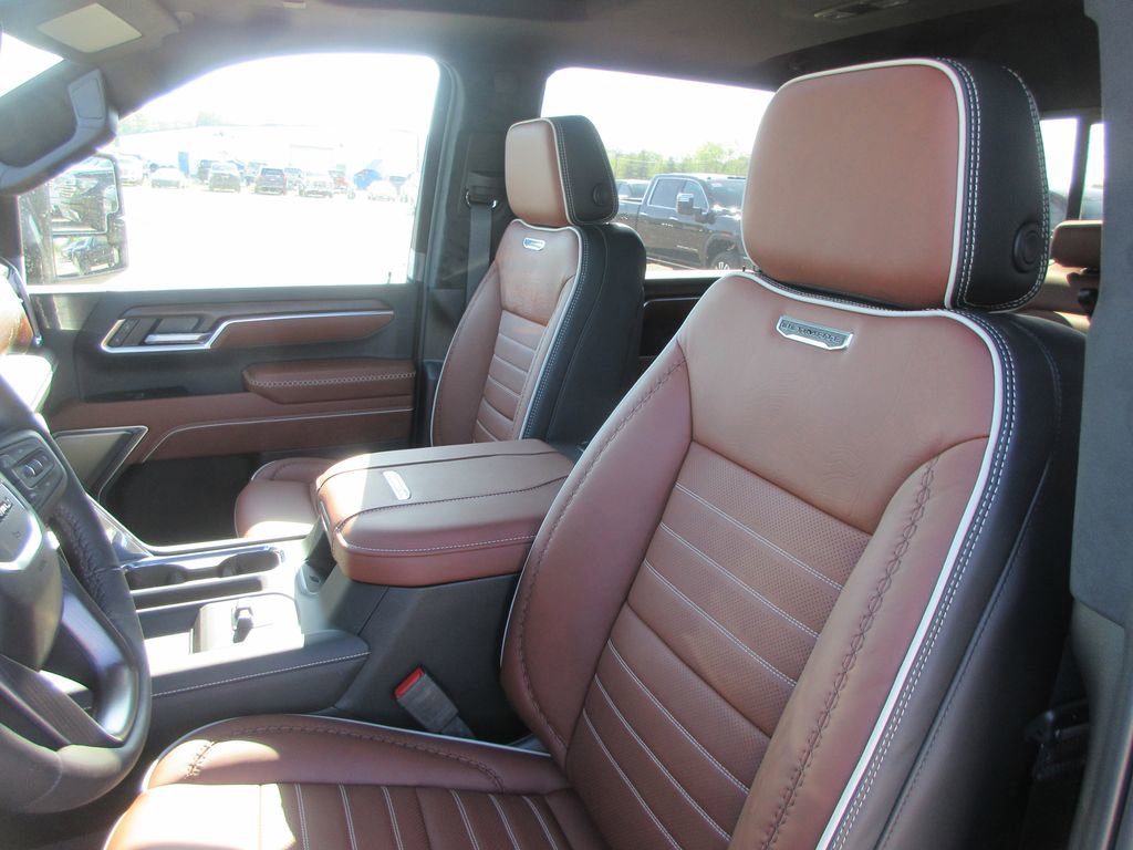 New 2026 GMC Sierra 3500 Denali Ultimate AWD/4WD image 13