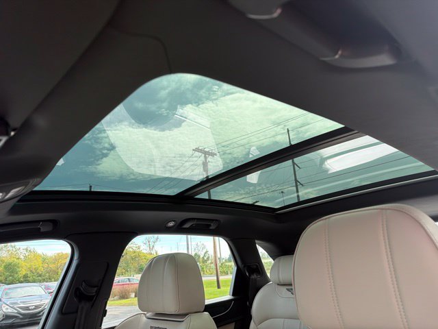 Used 2019 Bentley Bentayga AWD/4WD image 28