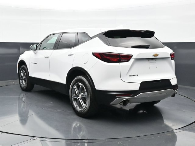 Used 2025 Chevrolet Blazer LT FWD image 8
