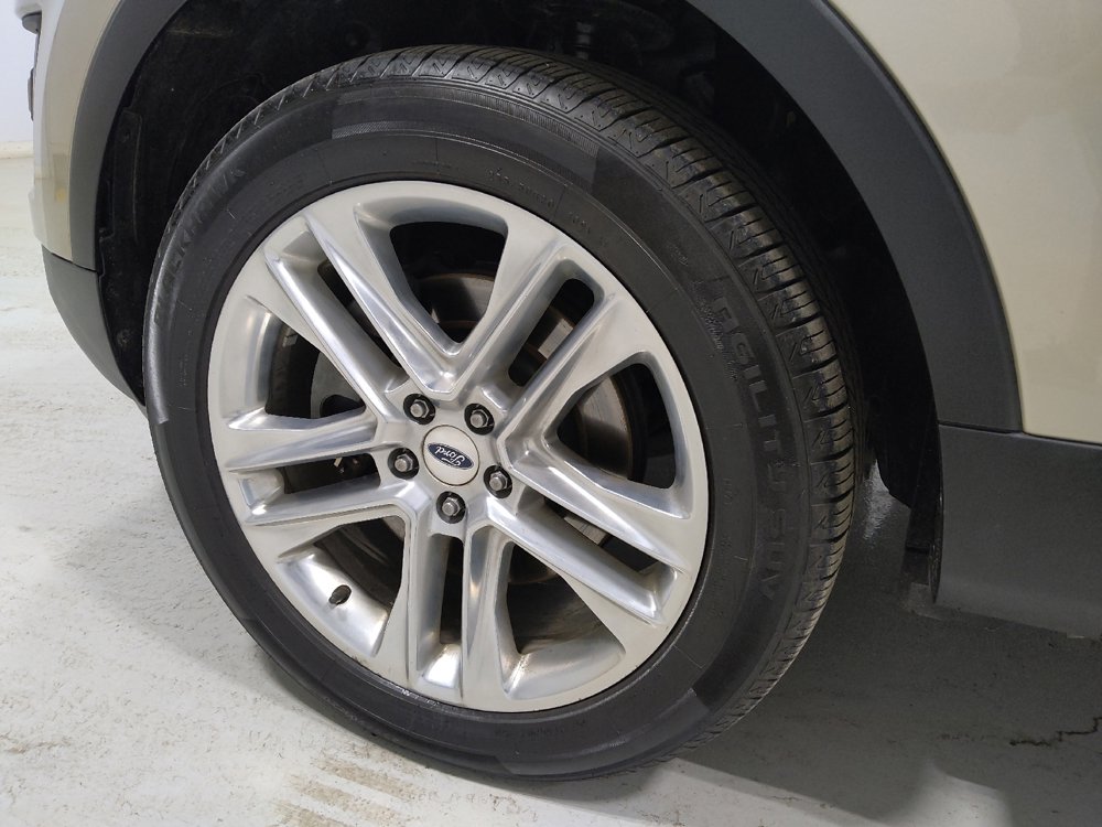 Used 2017 Ford Explorer XLT w/ Equipment Group 202A image 31