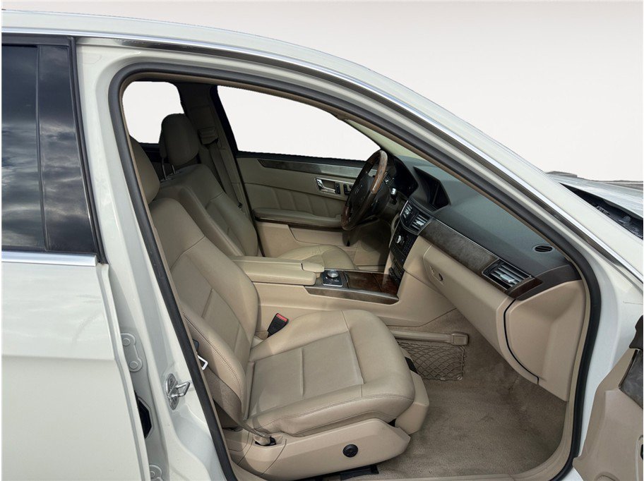 Used 2010 Mercedes-Benz E 350 4MATIC Sedan image 15