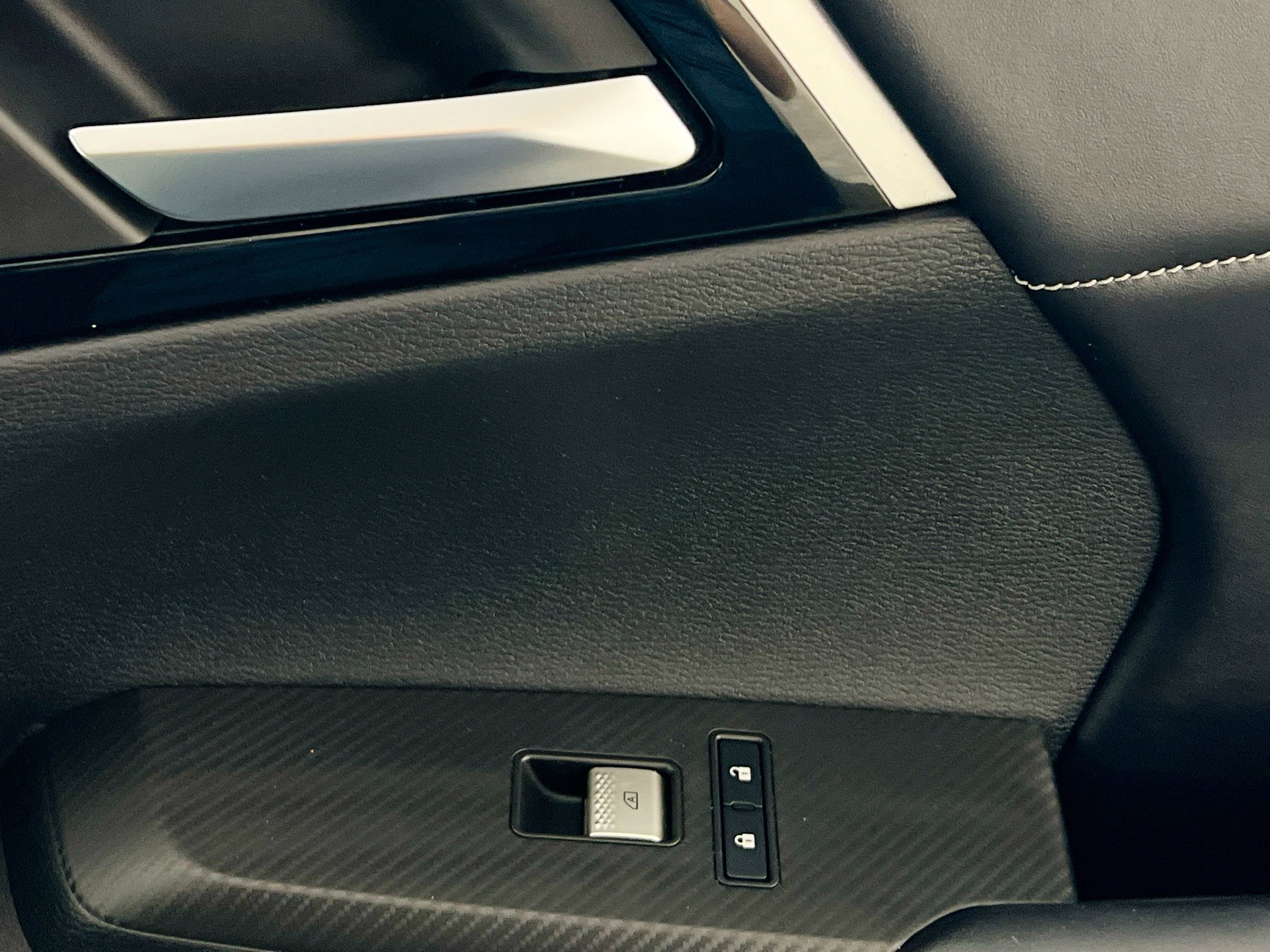 Used 2022 Mitsubishi Outlander SE image 32