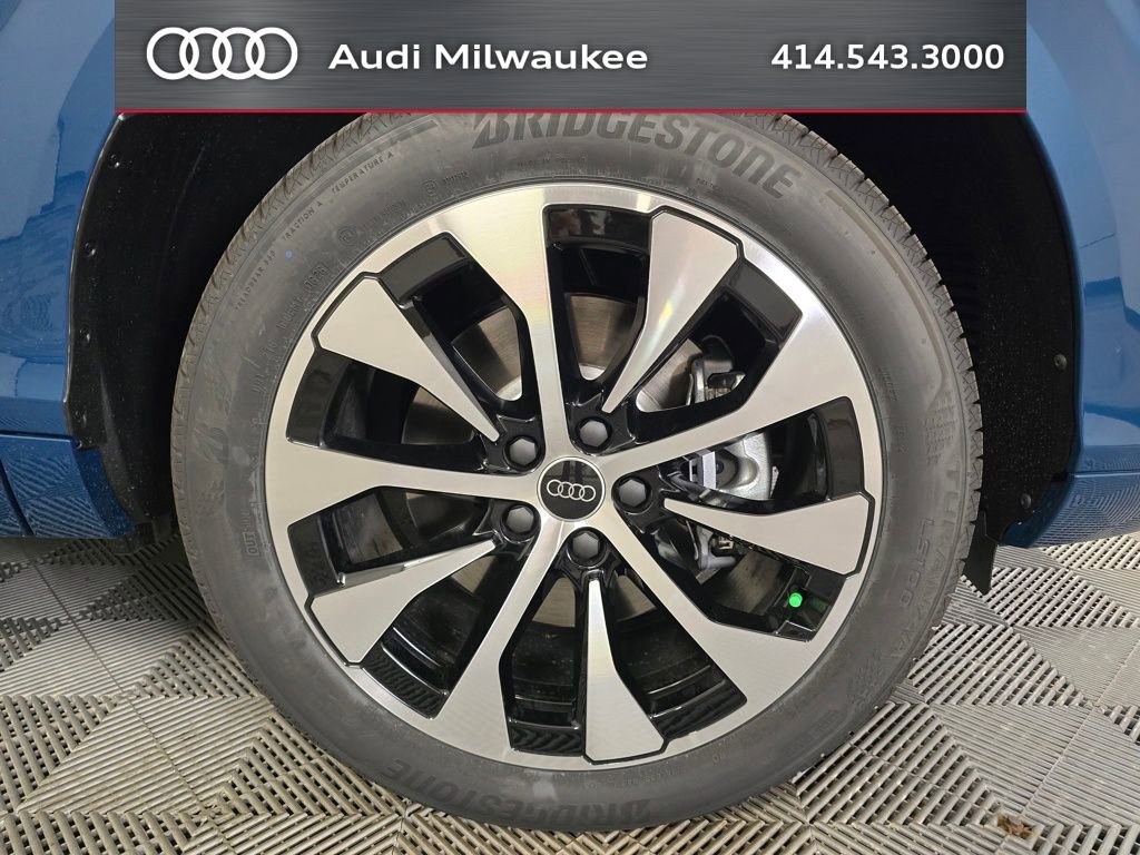 New 2026 Audi Q3 quattro 2.0T AWD/4WD image 2