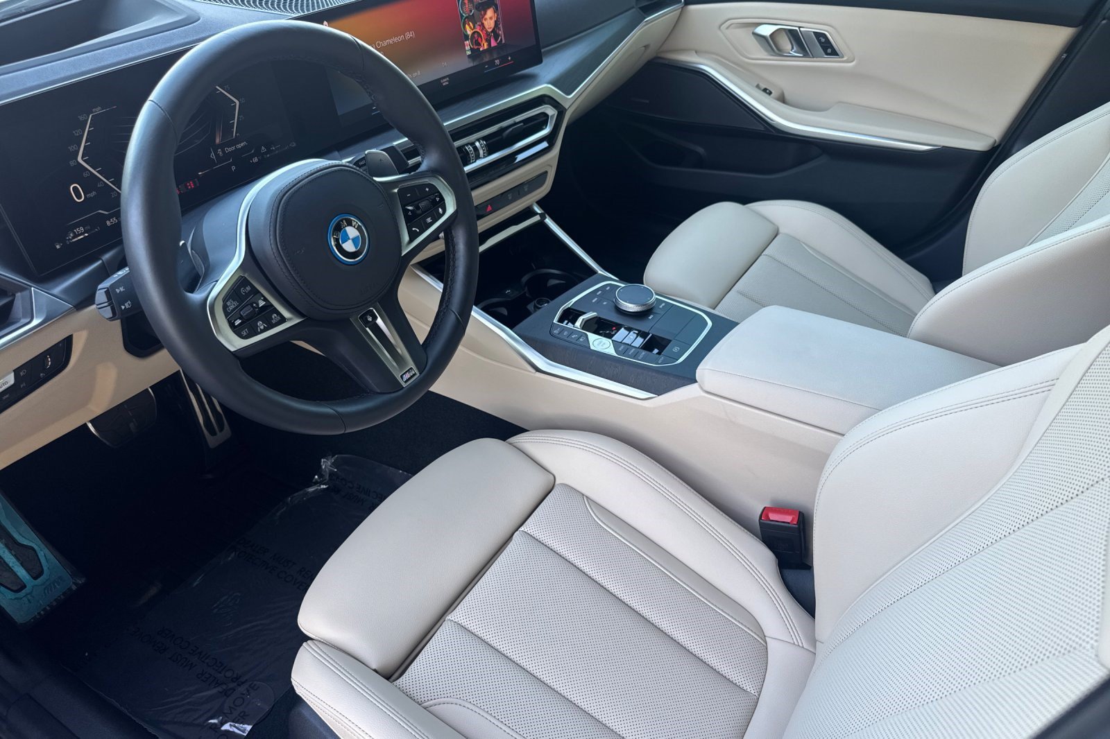 Used 2023 BMW 330e xDrive w/ M Sport Package AWD/4WD image 11