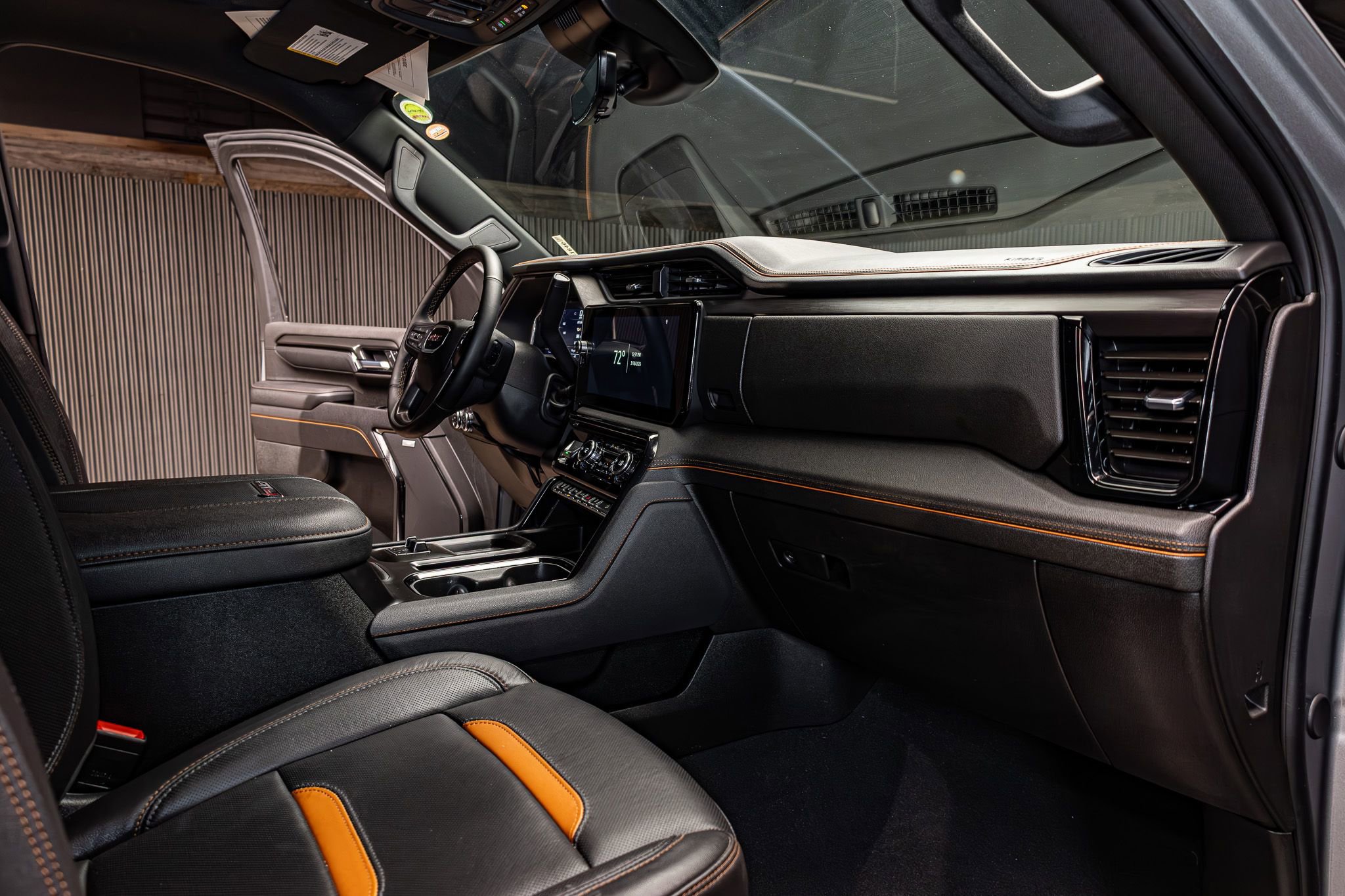 Used 2025 GMC Sierra 3500 AT4 w/ AT4 Premium Plus Package image 17