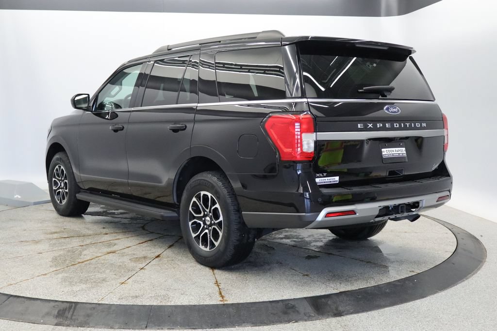 Used 2024 Ford Expedition XLT AWD/4WD image 3