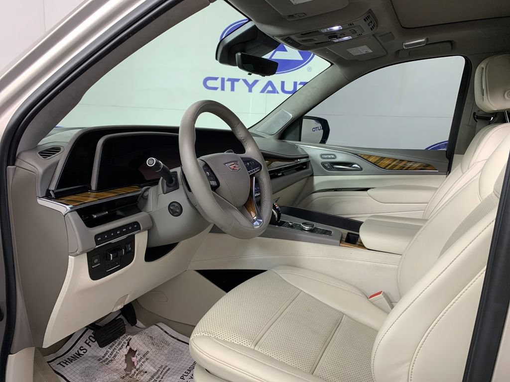 Used 2022 Cadillac Escalade Sport Platinum w/ LPO, ONYX Package AWD/4WD image 15