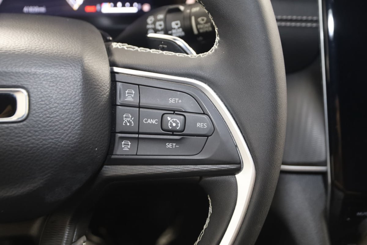 Used 2023 Jeep Grand Cherokee L Laredo AWD/4WD image 29