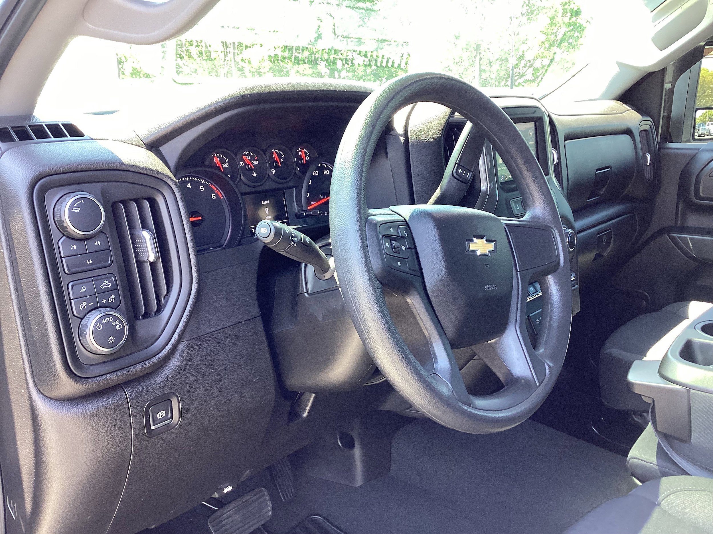 Used 2025 Chevrolet Silverado 2500 Custom w/ Custom Value Package AWD/4WD image 11