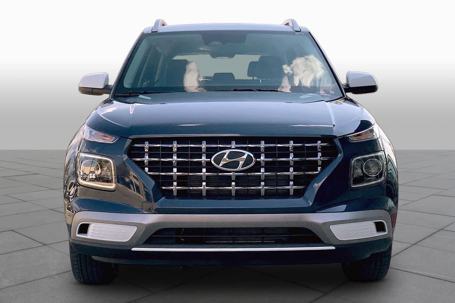 New 2026 Hyundai Venue SEL FWD image 3