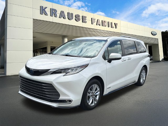Used 2021 Toyota Sienna Limited FWD image 3