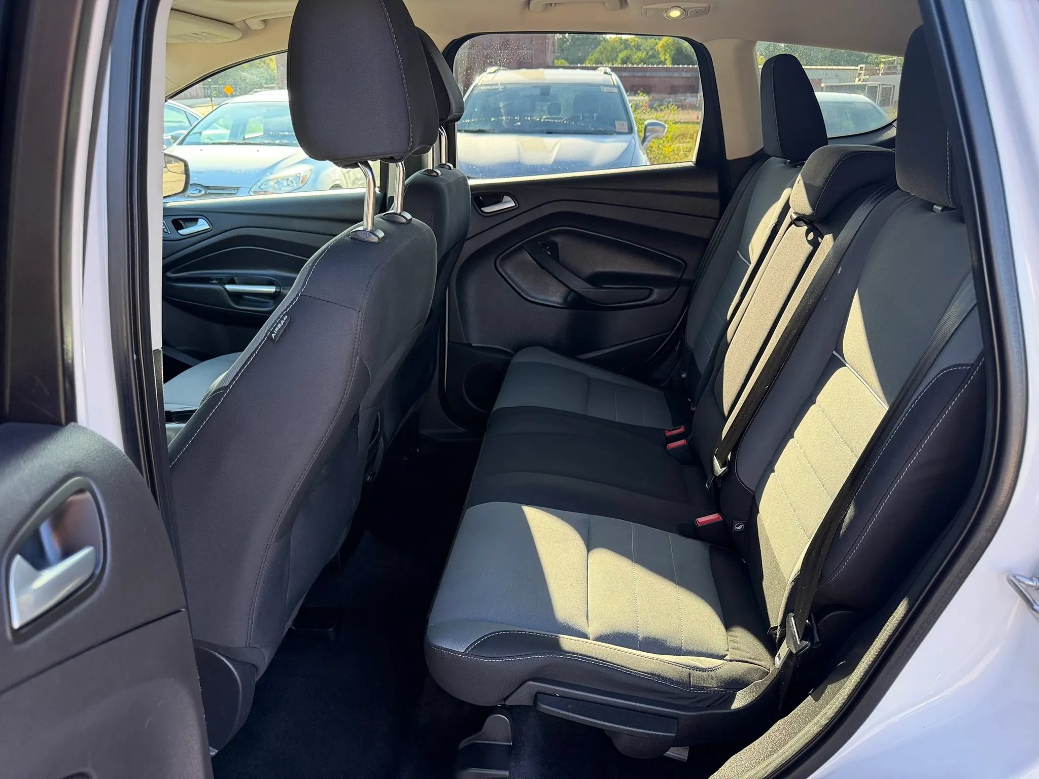 Used 2015 Ford Escape SE AWD/4WD image 16