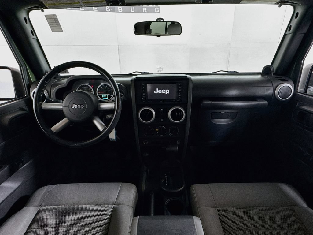 Used 2008 Jeep Wrangler Unlimited Sahara w/ Dual Top Group AWD/4WD image 25