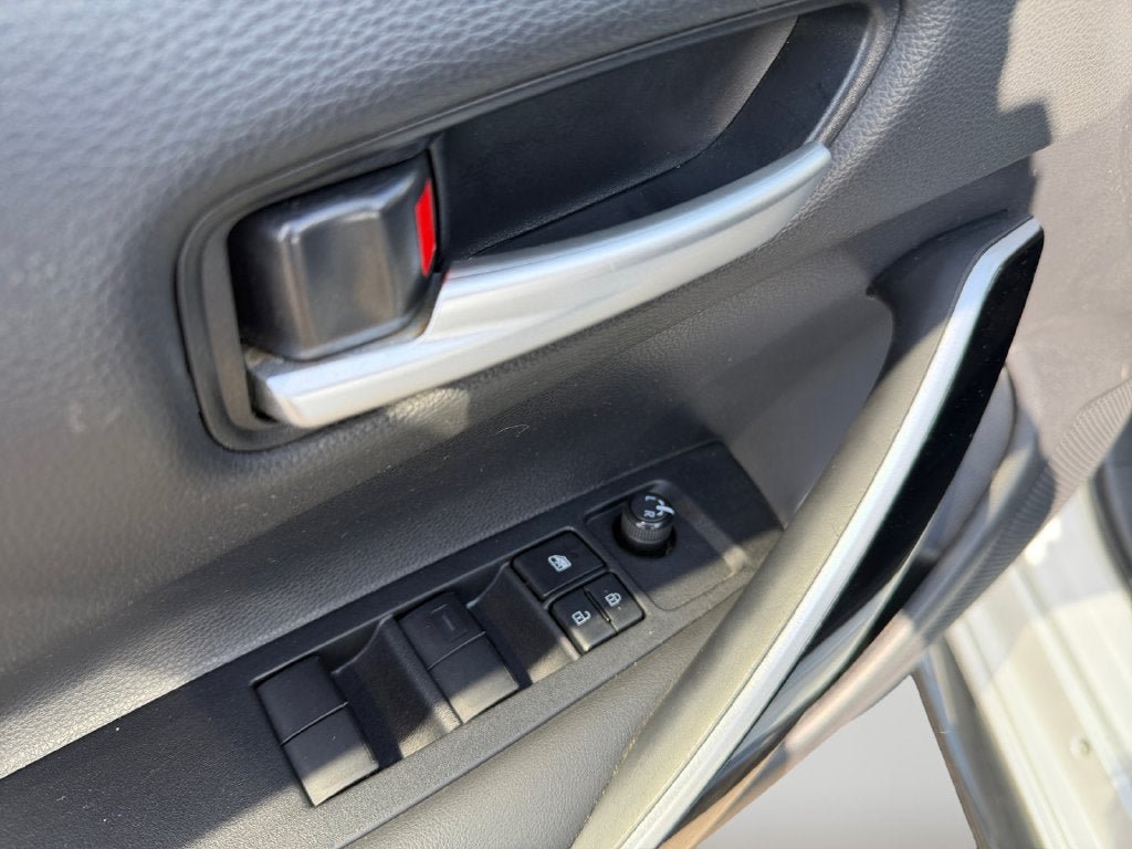 Used 2022 Toyota Corolla XSE FWD image 21
