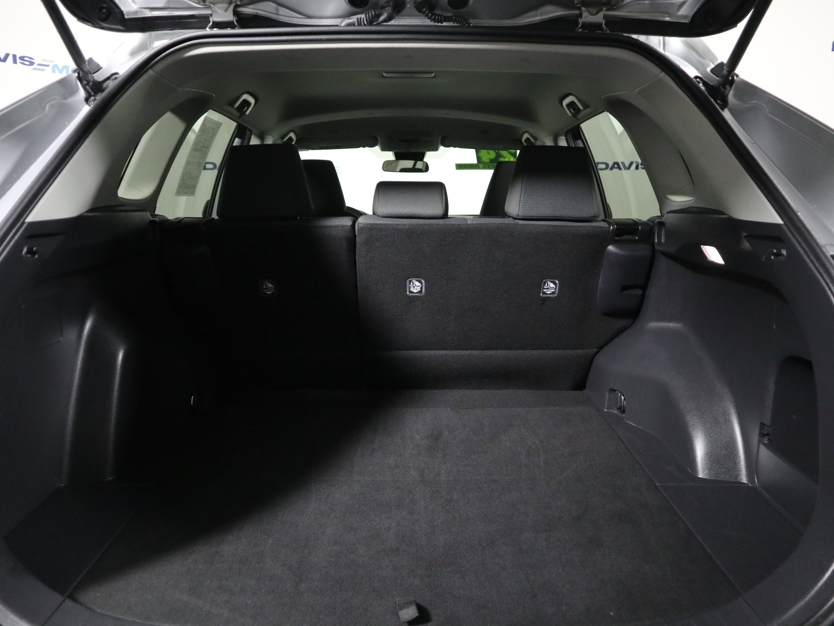 Used 2024 Toyota RAV4 LE AWD/4WD image 8