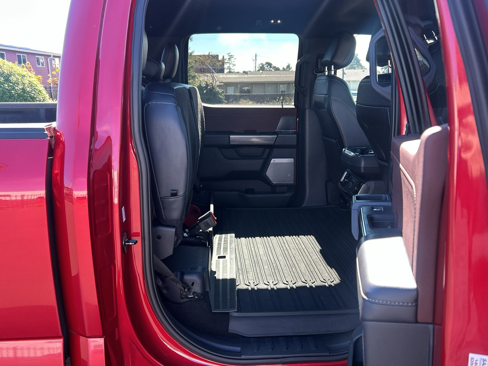 Used 2021 Ford F150 Lariat w/ Equipment Group 502A High AWD/4WD image 31
