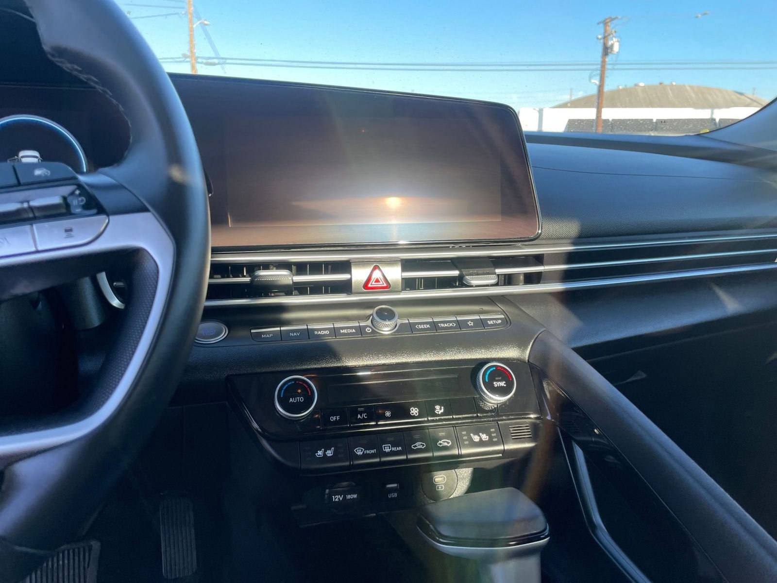 Used 2025 Hyundai Elantra Limited image 18