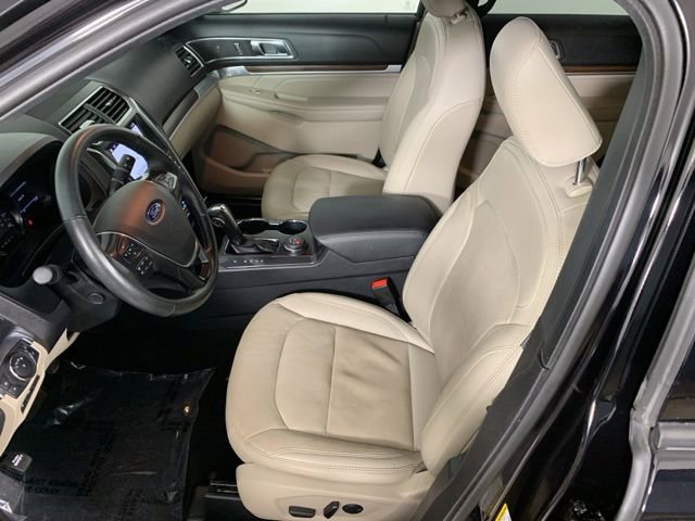 Used 2019 Ford Explorer Limited w/ Class III Trailer Tow Package AWD/4WD image 31