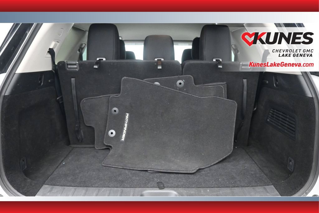 Used 2025 Nissan Pathfinder SV FWD image 27