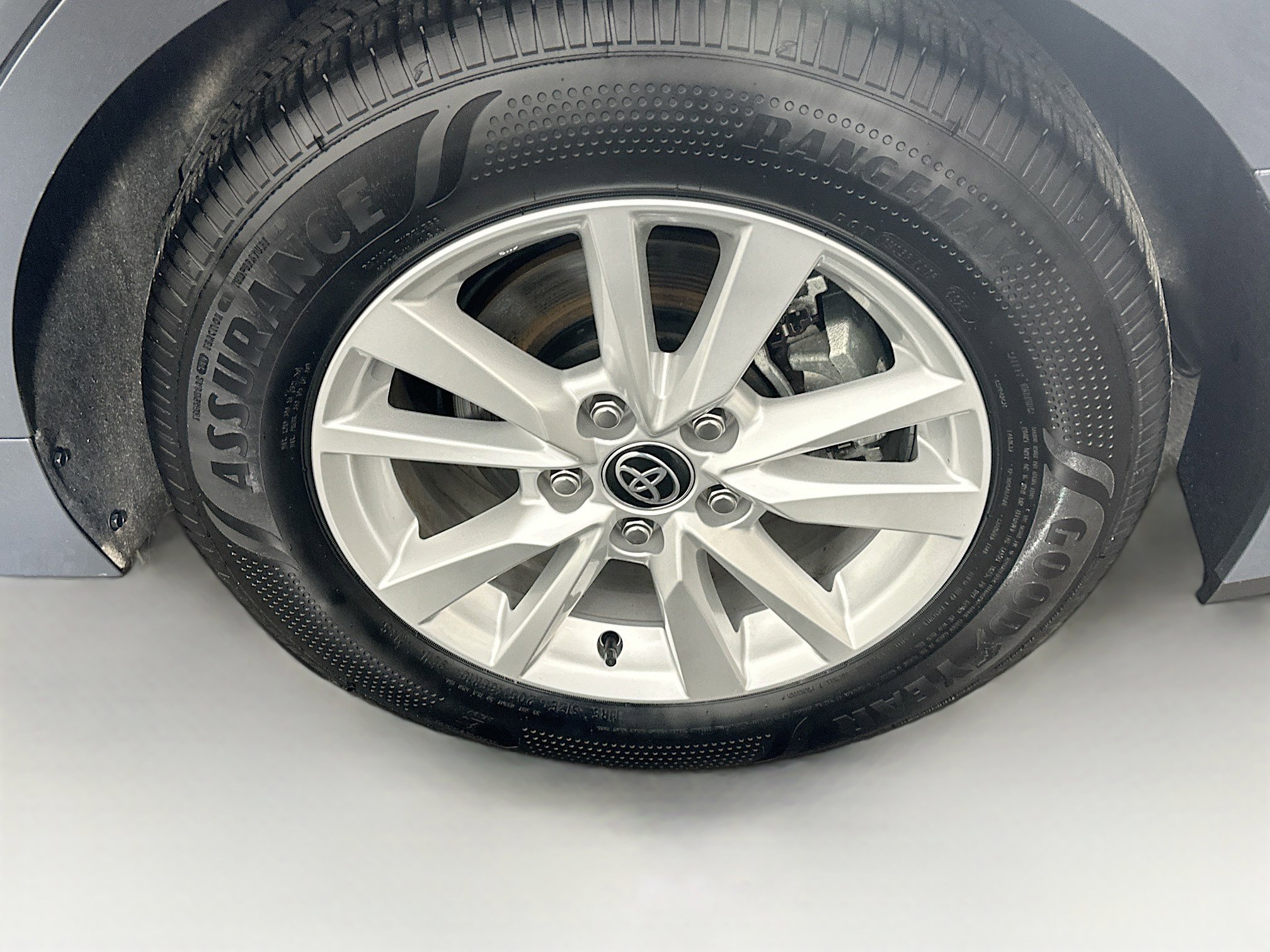 Used 2025 Toyota Camry LE image 11