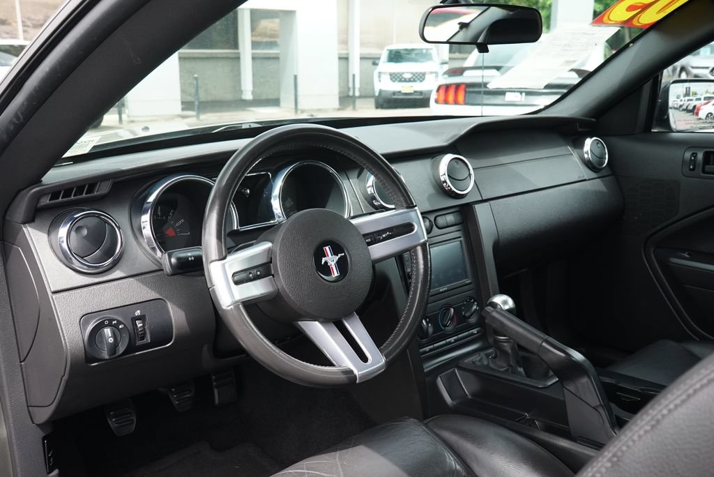 Used 2005 Ford Mustang Premium RWD image 19