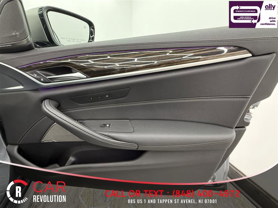 Used 2022 BMW M550i xDrive image 34