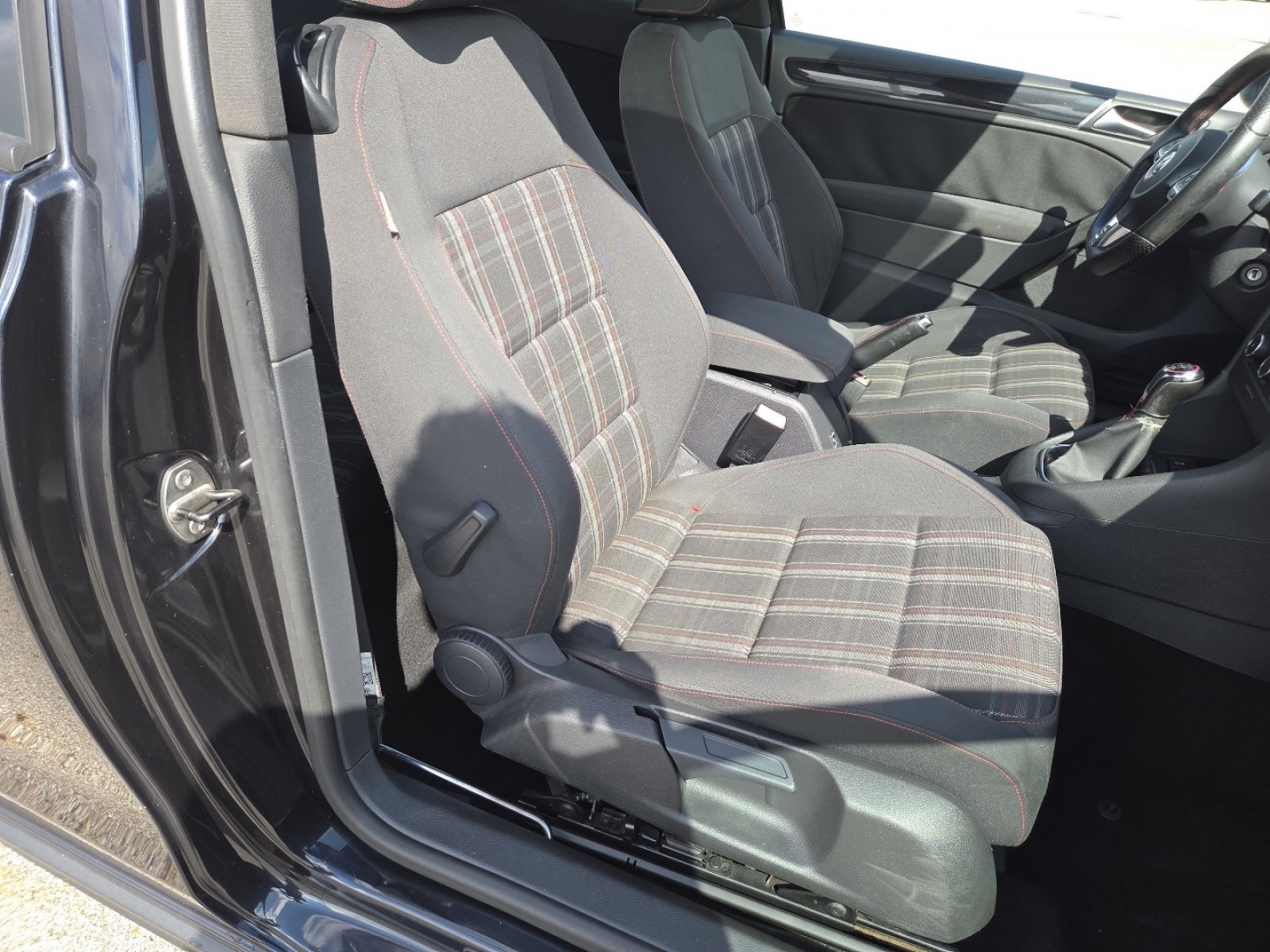Used 2011 Volkswagen GTI 2-Door FWD image 19
