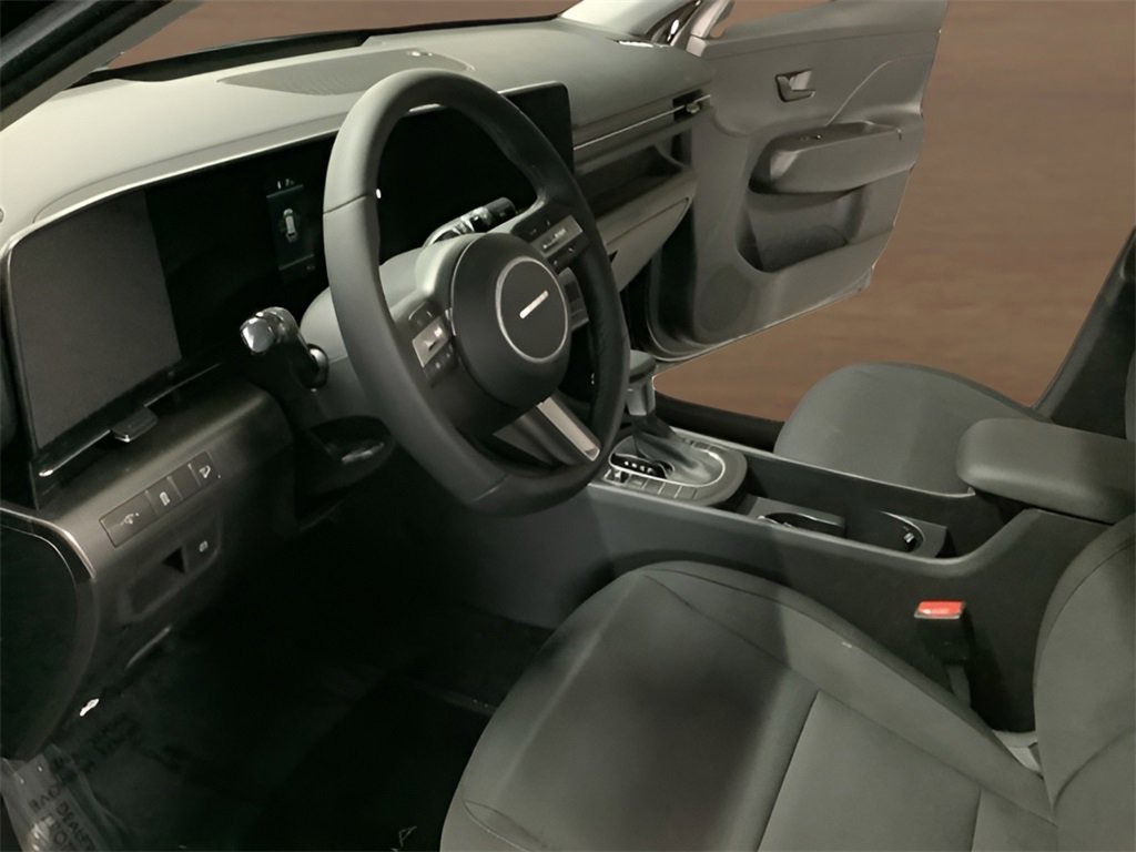 Used 2025 Hyundai Kona SEL image 12