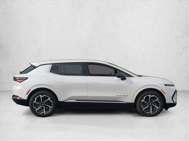 Used 2024 Chevrolet Equinox EV LT w/ LPO, Blackout Package FWD image 4