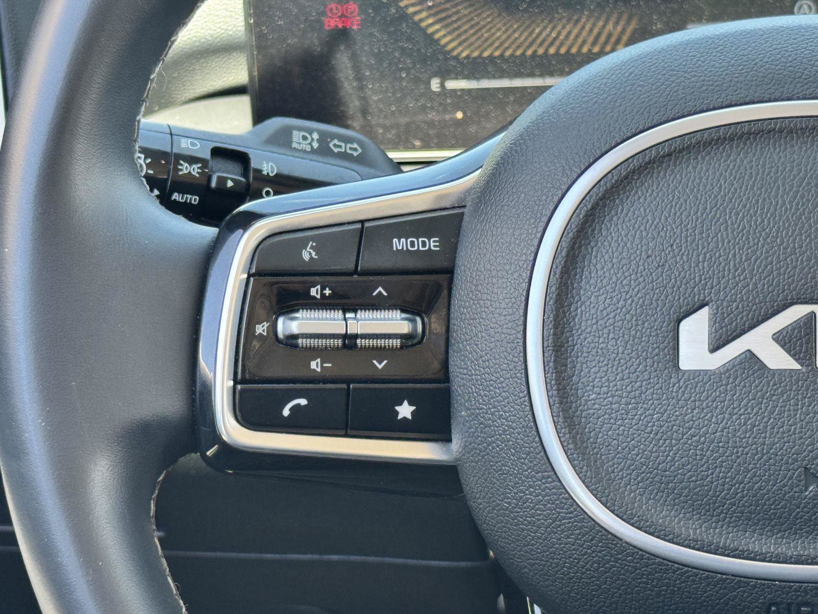 Used 2025 Kia Sorento EX w/ Panoramic Sunroof Package FWD image 46
